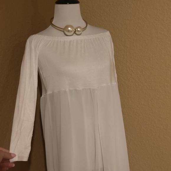 Off the Shoulder Maternity Photoshoot Gown - Picture 4 of 8